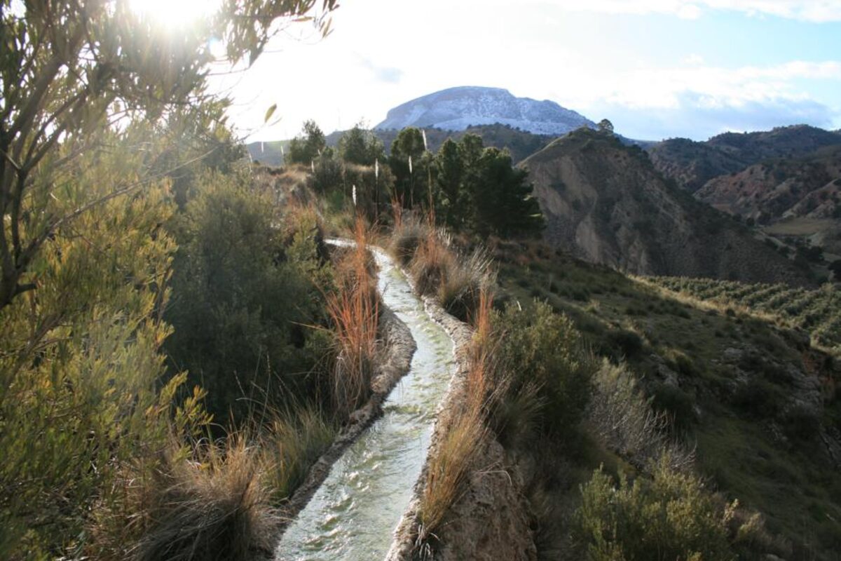 Acequia del Toril acueducto natural Balneario Alicún Granada